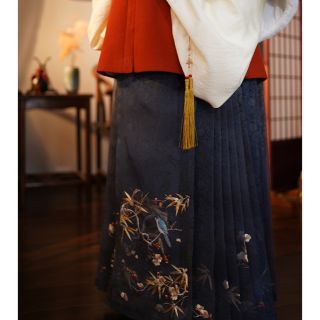 梅竹寒畜 暗紋刺繍馬面裙 黒色ロングスカート 明製漢服 中国伝統衣装 着物和服