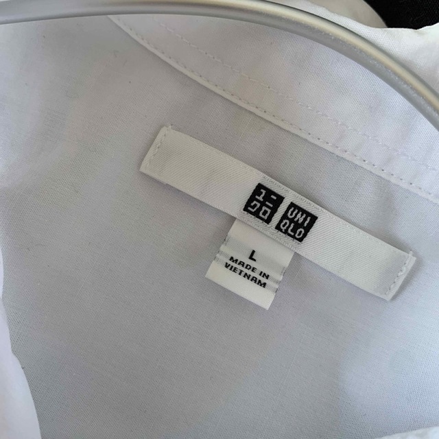 UNIQLO(ユニクロ)のUNIQLO ホワイトシャツ レディースのトップス(シャツ/ブラウス(長袖/七分))の商品写真