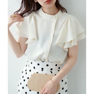 ナチュラルクチュール(natural couture)のラッフルフリルフロントアシメブラウス(シャツ/ブラウス(半袖/袖なし))