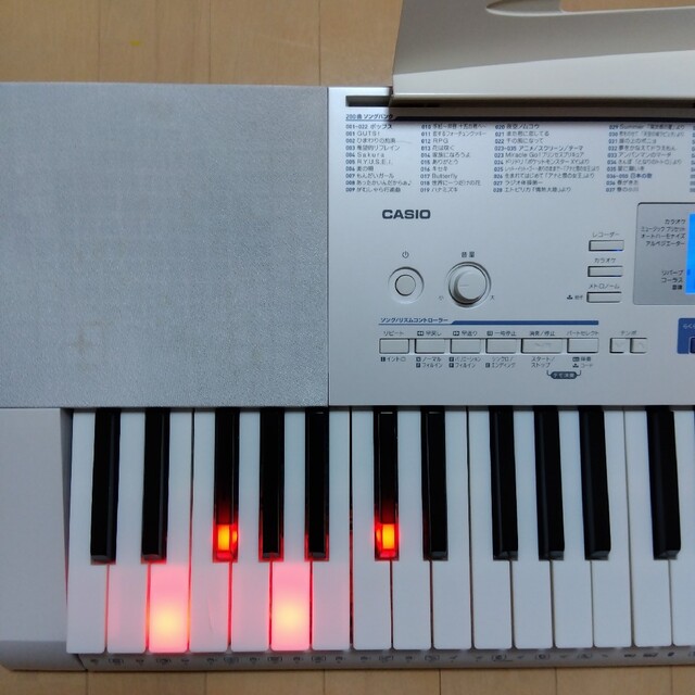 CASIO(カシオ)の【箱付き発送】CASIO キーボード　光ナビゲーション　電子ピアノ　LK-222 楽器の鍵盤楽器(電子ピアノ)の商品写真
