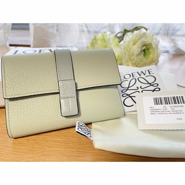 豊富な国産 LOEWE - ロエベ 三つ折り財布 バーティカル ウォレット