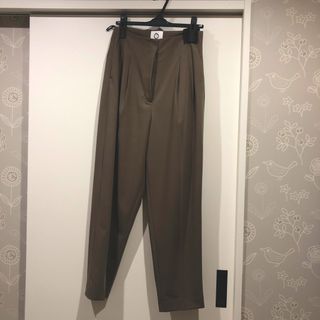UNITED ARROWS - 【美品】MARW UNITED ARROWS タック テーパードパンツ