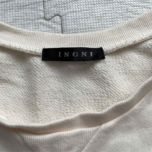 INGNI(イング)の【レディースTシャツ2枚セット】INGNIショート丈ロゴカットソー メッシュT レディースのトップス(Tシャツ(半袖/袖なし))の商品写真