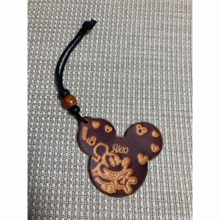 ディズニー(Disney)のDisney ミッキー　ネームタグ　名前akio(旅行用品)