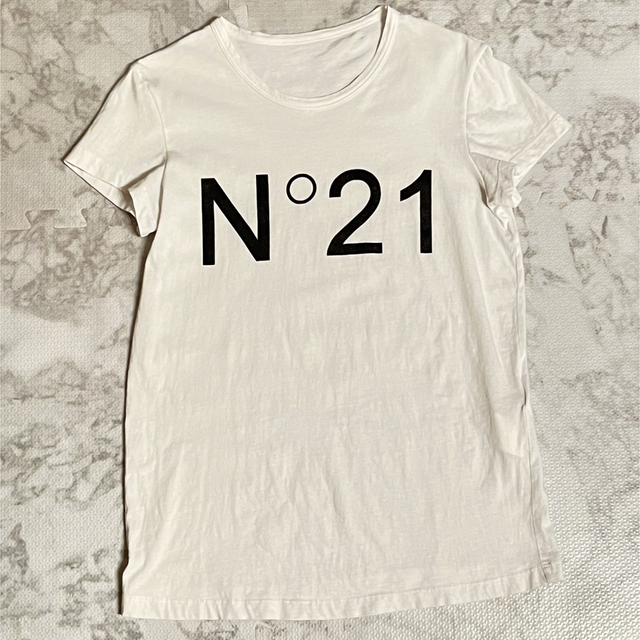 N°21 ヌメロヴェントゥーノ Tシャツ - Tシャツ(半袖/袖なし)