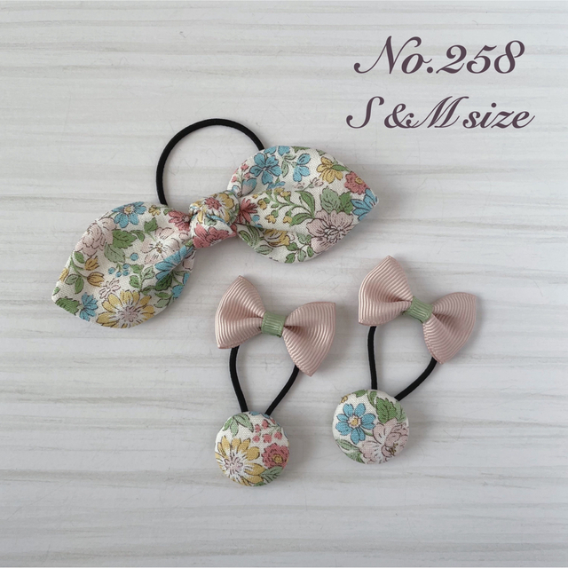 【No.258】ヘアゴム ハンドメイド うさ耳 くるみボタン 花柄 春 キッズ