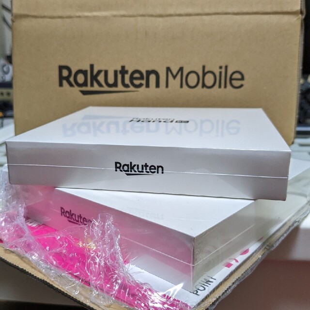Rakuten(ラクテン)のRakuten Hand 5G Red 2台 (Red×Red) スマホ/家電/カメラのスマートフォン/携帯電話(スマートフォン本体)の商品写真