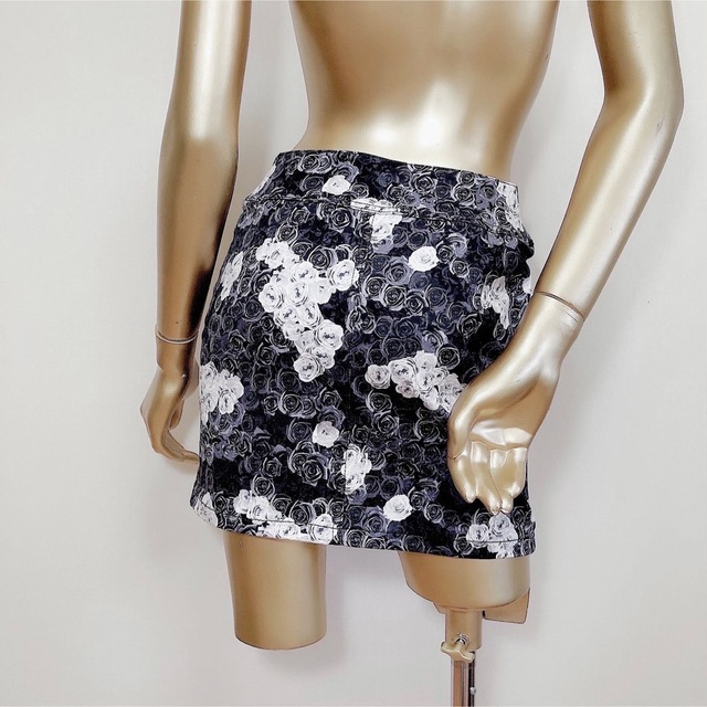 EMODA(エモダ)のEMODA 花柄 スカート ミニスカート フロントZIP Flower レディースのスカート(ミニスカート)の商品写真