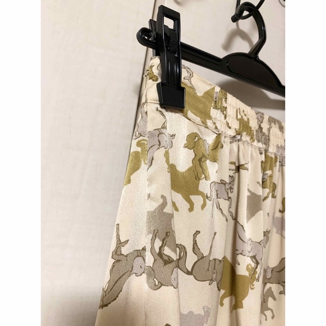 新品❗️即日発送❗️ホース柄スカーフスカートLilyBrown リリーブラウン