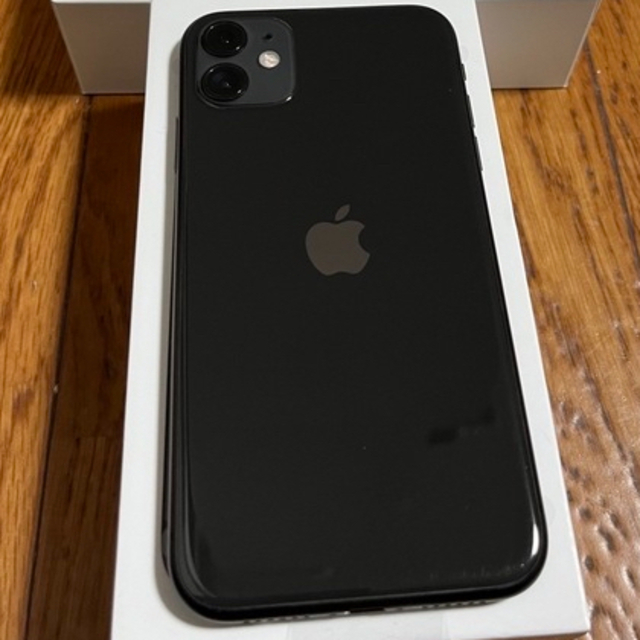 iPhone(アイフォーン)のiPhone11本体　64GB スマホ/家電/カメラのスマートフォン/携帯電話(スマートフォン本体)の商品写真