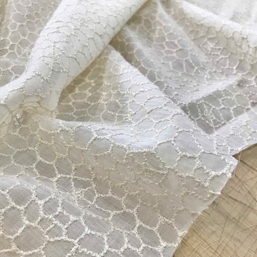 綿ローン刺繍生地 90cm巾×6m