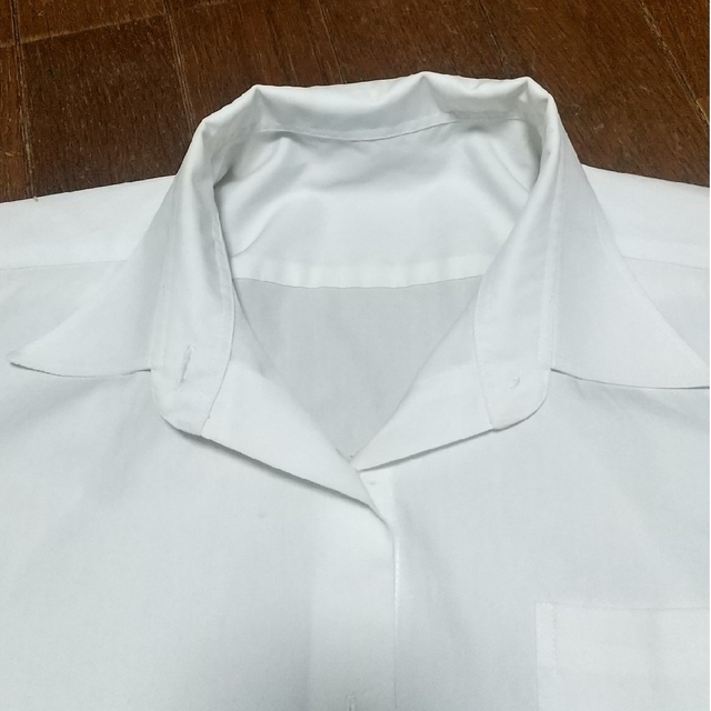 しまむら(シマムラ)の白Yシャツ 半袖 160㎝ キッズ/ベビー/マタニティのキッズ服女の子用(90cm~)(ブラウス)の商品写真