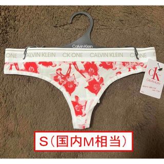 カルバンクライン(Calvin Klein)のCalvin Klein Tバック 花柄（白/赤）【S】カルバンクライン(ショーツ)