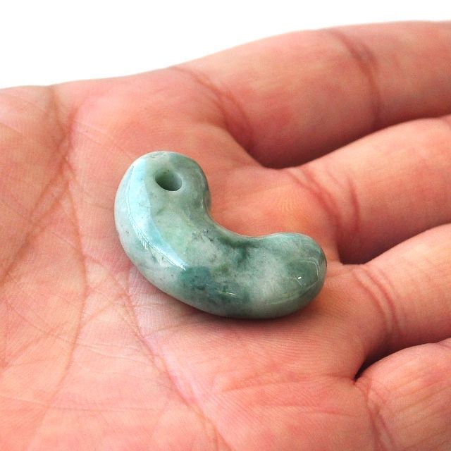 ☆超激レア!!☆完全別格品!!☆糸魚川翡翠☆超極上マーブル模様!!☆勾玉