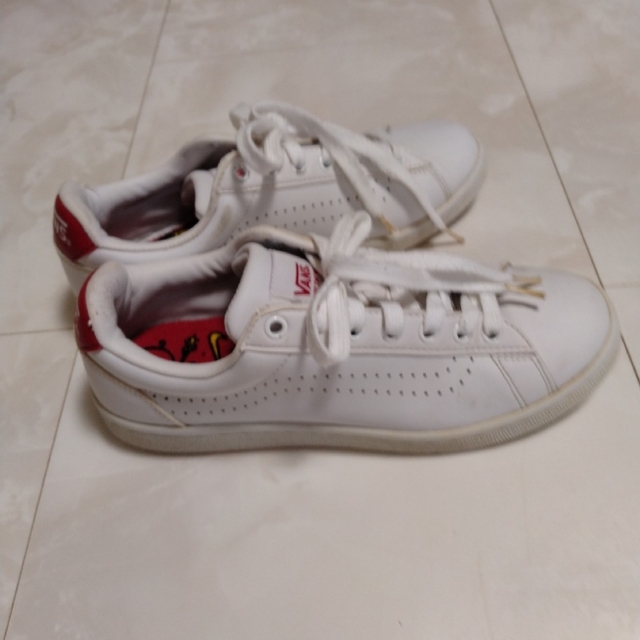 バンズスニーカー　白　赤 レディースの靴/シューズ(スニーカー)の商品写真