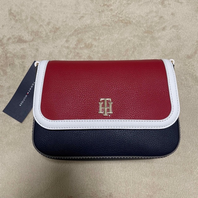 TOMMY HILFIGER(トミーヒルフィガー)のトミーフィルフィガー　ショルダー レディースのバッグ(ショルダーバッグ)の商品写真