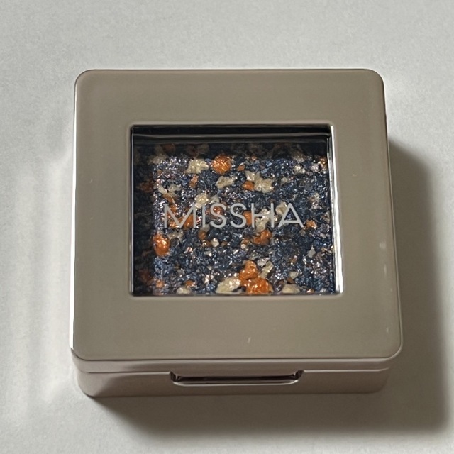 MISSHA(ミシャ)のMISSHA（ミシャ）グリッタープリズムシャドウ　GBL01 オルゴールプリズム コスメ/美容のベースメイク/化粧品(アイシャドウ)の商品写真