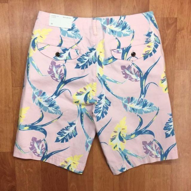 American Eagle(アメリカンイーグル)の新品【メンズ32】★アメリカンイーグル★ストレッチ花柄ショートパンツ/ピンク メンズのパンツ(ショートパンツ)の商品写真