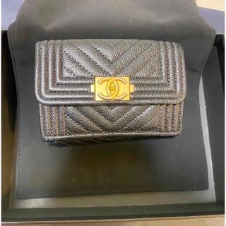 シャネル(CHANEL)のボーイシャネル　3つ折り財布　黒　Vステッチ　CHANEL(財布)