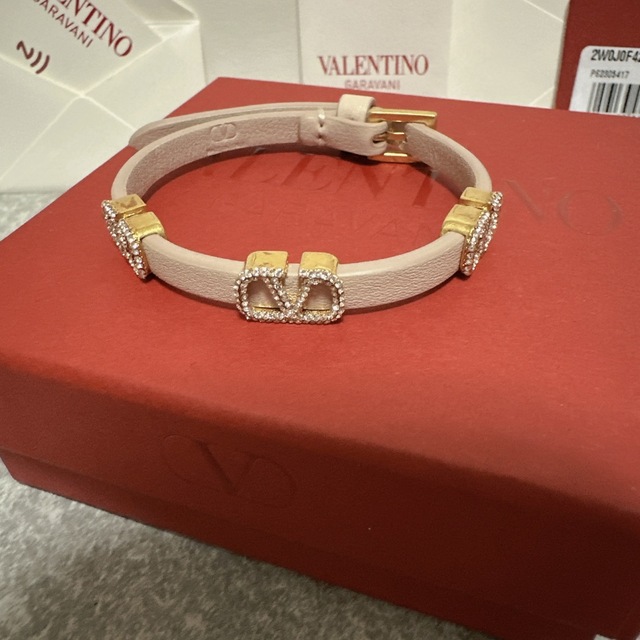 VALENTINO レザー ロゴブレスレット トップ www.toyotec.com