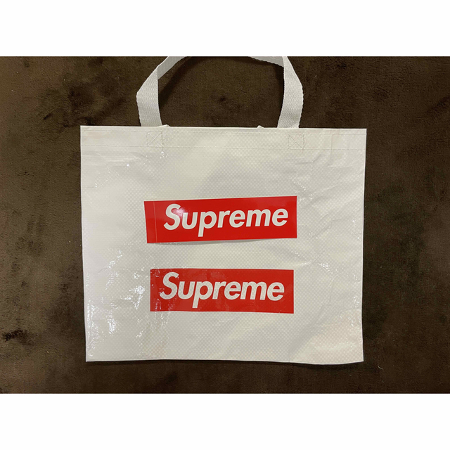 Supreme(シュプリーム)のSupreme 新ショッパー Sサイズ1枚 ステッカー同梱 メンズのバッグ(エコバッグ)の商品写真