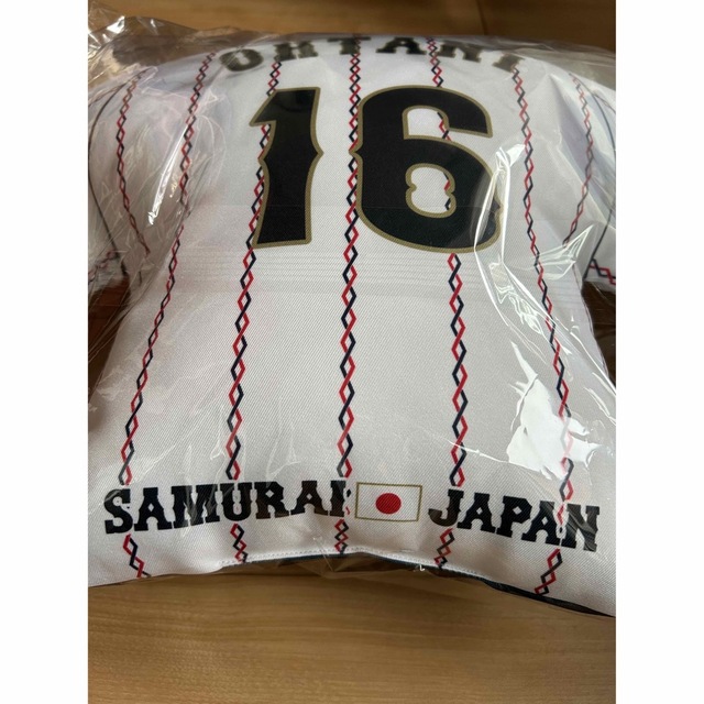 【GW中のみ出品】侍ジャパン 大谷翔平 ユニフォームクッション スポーツ/アウトドアの野球(記念品/関連グッズ)の商品写真