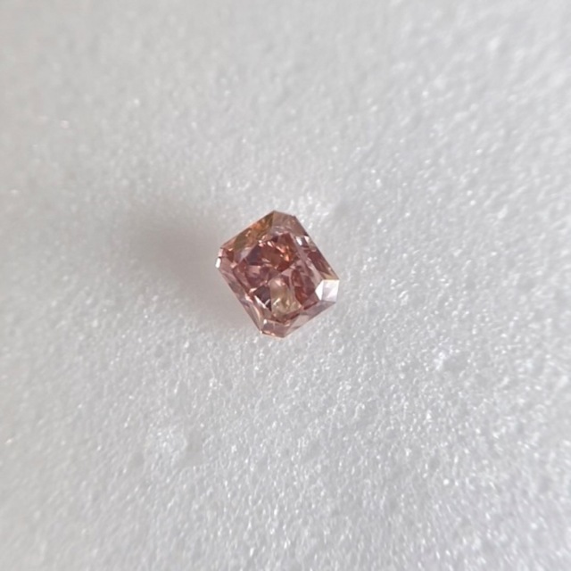 天然　ピンクダイヤモンド　0.095ct　ルース