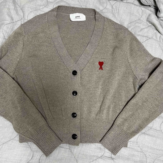 Ami ショート丈カーディガン 注目 49.0%割引 stockshoes.co