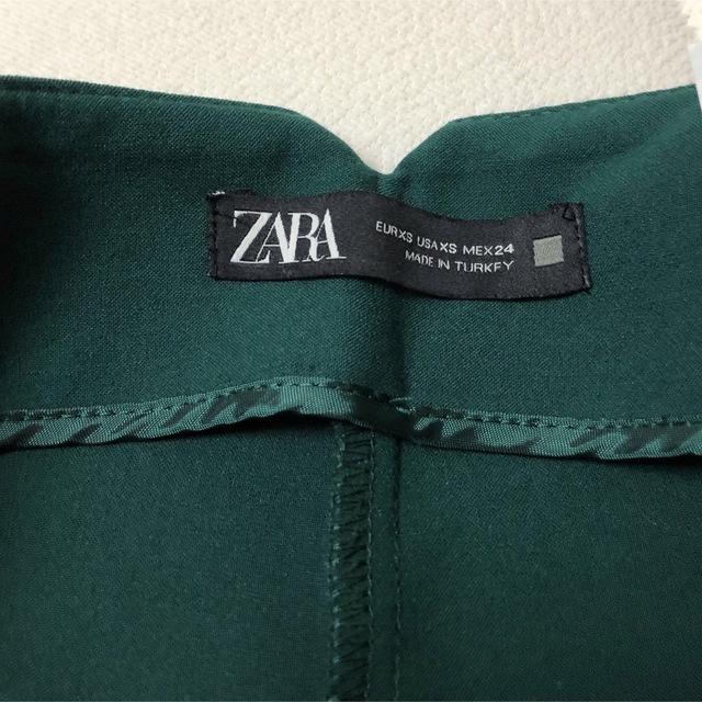 ZARA(ザラ)のZARAパンツ レディースのパンツ(カジュアルパンツ)の商品写真