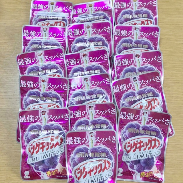 UHA味覚糖(ユーハミカクトウ)のUHA味覚糖　シゲキックス　アンリミッド　スパークグレープ味 食品/飲料/酒の食品(菓子/デザート)の商品写真