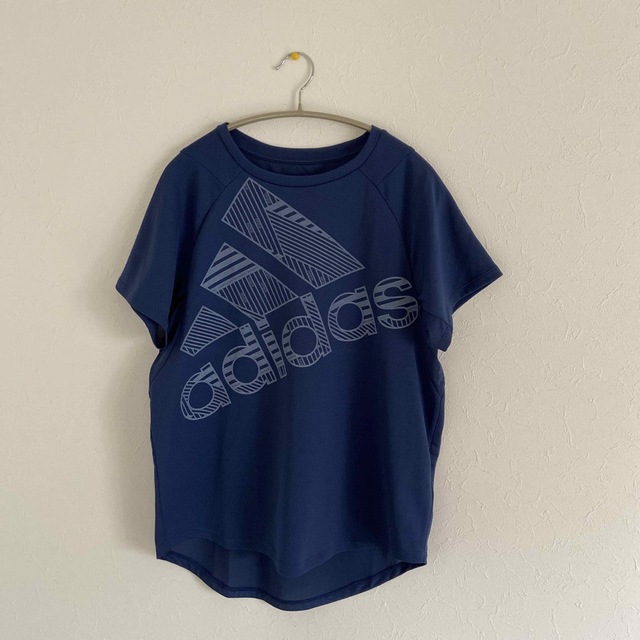 adidas(アディダス)の新品・未使用！アディダス　キッズＴシャツ　サイズ１６０ キッズ/ベビー/マタニティのキッズ服男の子用(90cm~)(Tシャツ/カットソー)の商品写真