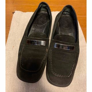 グッチ(Gucci)のGUCCI グッチ スエード ローファー ブラック(ローファー/革靴)