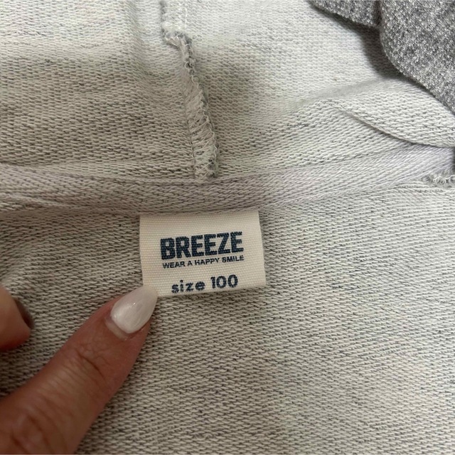 BREEZE(ブリーズ)のパーカー　羽織り　上着　breeze 100㎝　グレー キッズ/ベビー/マタニティのキッズ服男の子用(90cm~)(ジャケット/上着)の商品写真