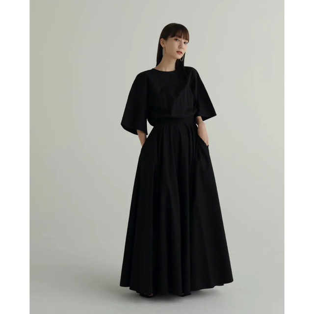 新品・タグ付き louren volume flare dress レディースのワンピース(ロングワンピース/マキシワンピース)の商品写真