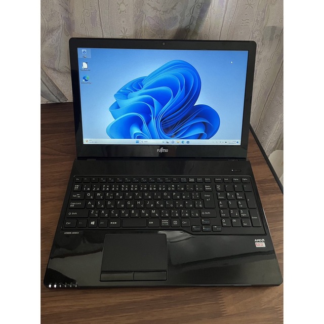 富士通(フジツウ)のLIFEBOOK AH30/C3 AMD E2-9000/メ8/SSD256新品 スマホ/家電/カメラのPC/タブレット(ノートPC)の商品写真