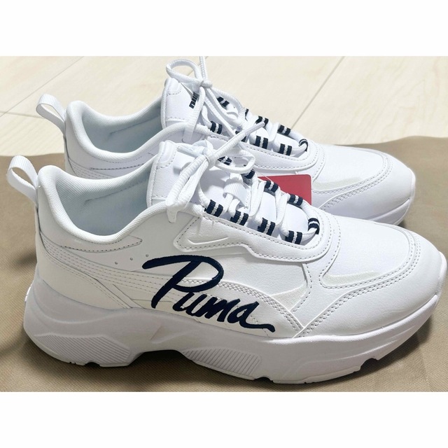 PUMA 厚底スニーカー