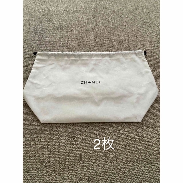 CHANEL(シャネル)のシャネル　巾着ポーチ　2枚 レディースのファッション小物(ポーチ)の商品写真