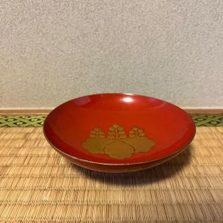 塗さかづき　桐紋(漆芸)