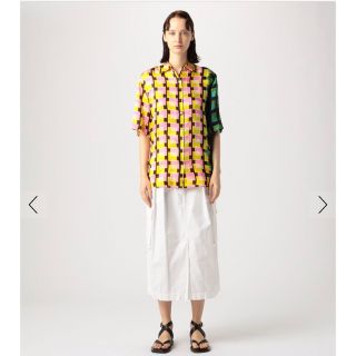 ドリスヴァンノッテン(DRIES VAN NOTEN)のドリスヴァンノッテン　カーゴ　スカー34 白(ロングスカート)