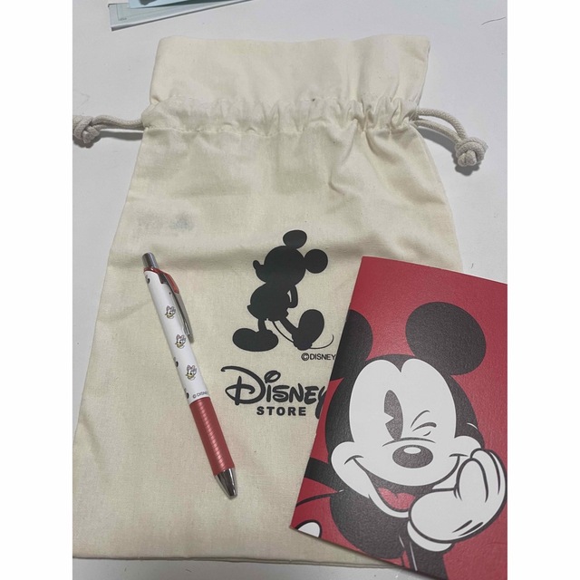 Disney(ディズニー)の値下げしましたꕤ︎︎ディズニー巾着と筆記用具セット エンタメ/ホビーのおもちゃ/ぬいぐるみ(キャラクターグッズ)の商品写真