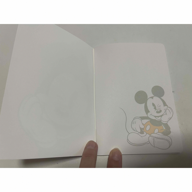 Disney(ディズニー)の値下げしましたꕤ︎︎ディズニー巾着と筆記用具セット エンタメ/ホビーのおもちゃ/ぬいぐるみ(キャラクターグッズ)の商品写真