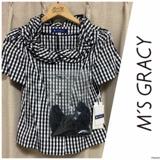 エムズグレイシー(M'S GRACY)のM'S GRACY❤️ギンガムチェックシャツ❤️リボンブローチ付❤️(シャツ/ブラウス(半袖/袖なし))