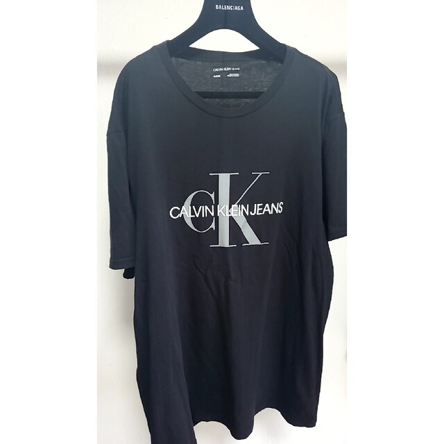 【BTS　ジョングク着用】🐰🦄　Calvin Klein　tシャツ