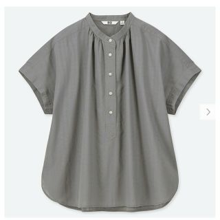 ユニクロ(UNIQLO)のユニクロ　大きなサイズ★ソフトコットンシアサッカーブラウス（半袖）グレー　XL(シャツ/ブラウス(半袖/袖なし))