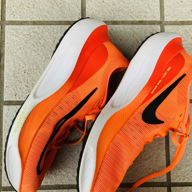 NIKE(ナイキ)のナイキ ズーム フライ 5 陸上 厚底シューズ 27cm スポーツ/アウトドアのランニング(シューズ)の商品写真