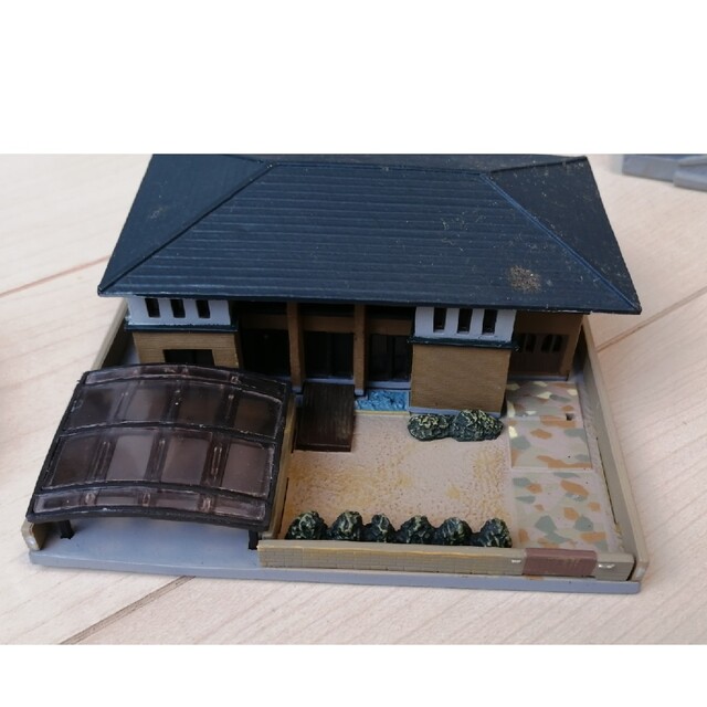 【1/150】ジオコレ 農家と近代的な家セット エンタメ/ホビーのおもちゃ/ぬいぐるみ(鉄道模型)の商品写真