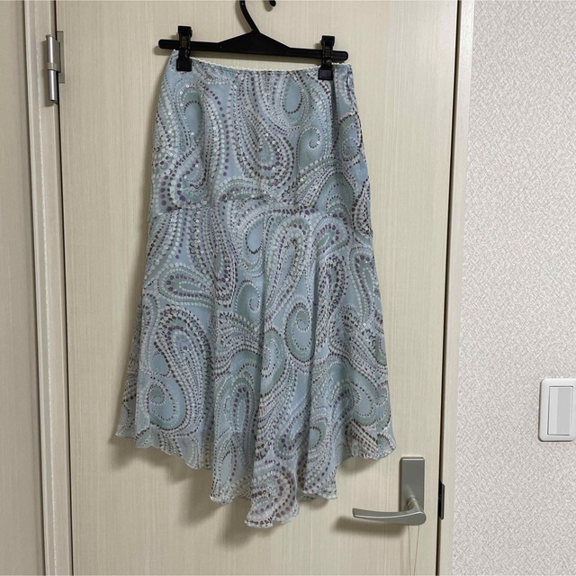 ターコイズ柄　水色　変形スカート レディースのスカート(ひざ丈スカート)の商品写真