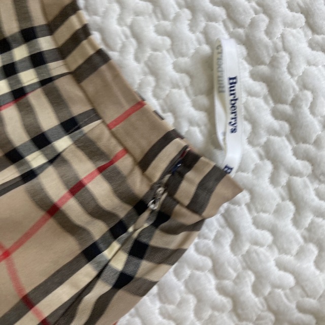 BURBERRY(バーバリー)のBurberry セットアップ　ベスト　スカート　セット　バーバリー レディースのレディース その他(セット/コーデ)の商品写真