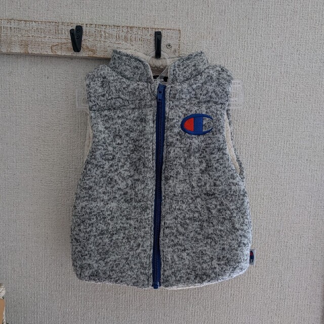 Champion(チャンピオン)のチャンピオン☆ダウンベスト☆100センチ キッズ/ベビー/マタニティのキッズ服女の子用(90cm~)(ジャケット/上着)の商品写真