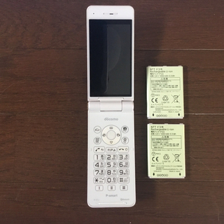 パナソニック(Panasonic)のパナソニックP-01J smart(ホワイト)(携帯電話本体)